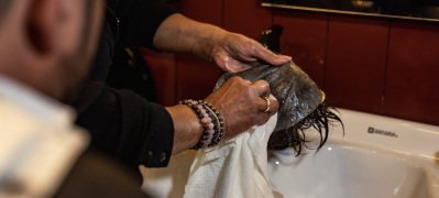 washing-your-hair-replacement-system-from-Cochrane-Co-Hairdressers-in-London-Holborn